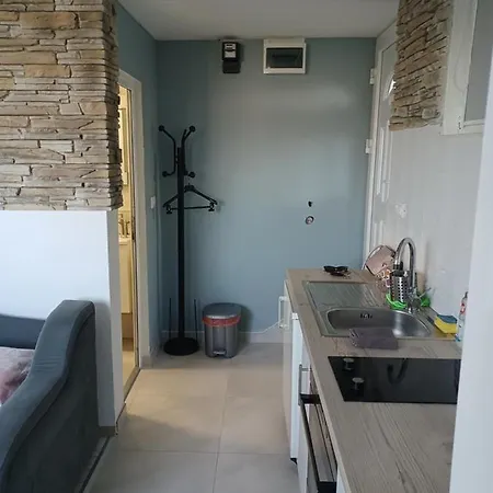Stone Apartment Split