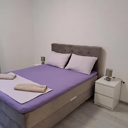 Apartment Stone *